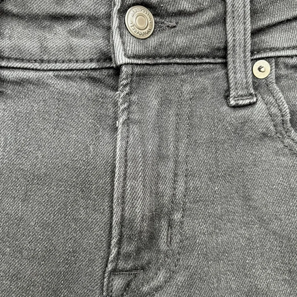 Aeropostale Jeans Mens 29x30 Black Slim Straight Stretch Distressed Grunge